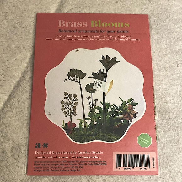 Another Studio Brass Blooms Bouquet - Picture 5 of 5